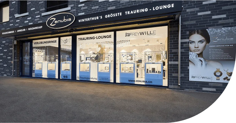 Hier in der Zenubia Ringmanufaktur beginnt Ihre persönliche Beratung: Sie können Ringe anprobieren, Designs entdecken und sich in Ruhe entscheiden.