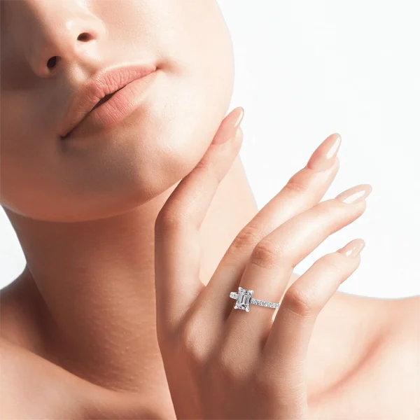 zenubia_schmuck_winterthur_zuerich_verlobungsringe_alona_wg_hand-1