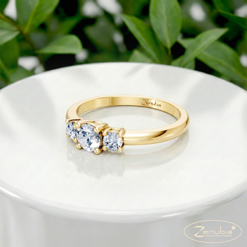 Alexa_PodestNormalGELB_ALEXA_Verlobungsring_Zenubia_Gelbgold_Podest