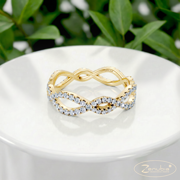 Ella_PodestNormalGELB_ELLA_Verlobungsring_Zenubia_Gelbgold_Podest