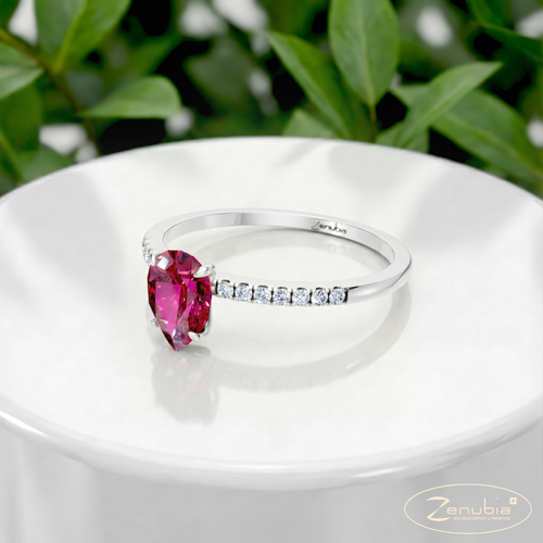 Franca_PodestNormalWEISS_FRANCA_Verlobungsring_Zenubia_Weissgold_Podest