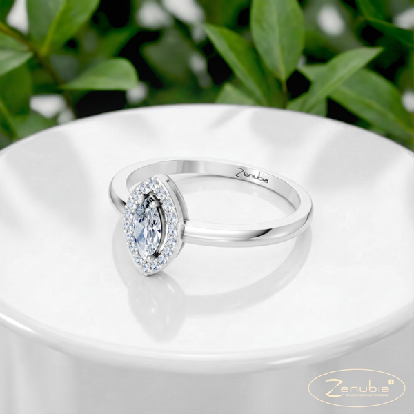 Leana_PodestNormalWEISS_LEANA_Verlobungsring_Zenubia_Weissgold_Podest