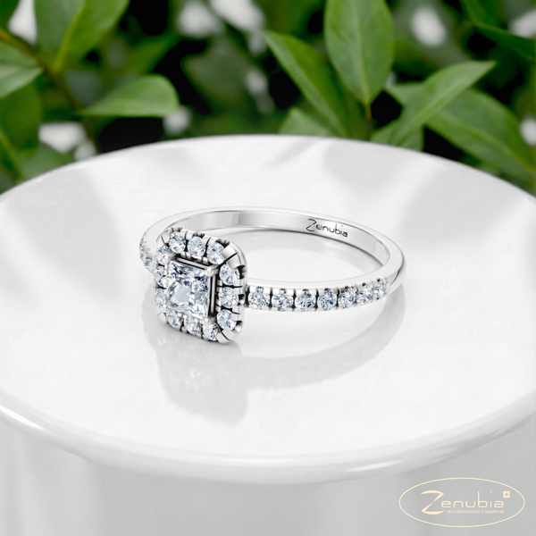 Madeleine_PodestNormalWEISS_MADELEINE_Verlobungsring_Zenubia_Weissgold_Podest