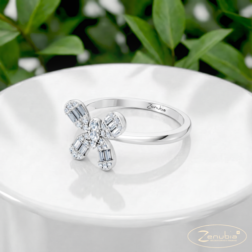 Madonna_PodestNormalPLATIN_MADONNA_Verlobungsring_Zenubia_Platin_Podest