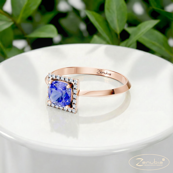 Marissa_PodestNormalROSE_MARISSA_Verlobungsring_Zenubia_Rosegold_Podest