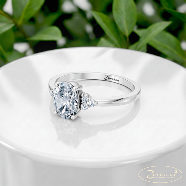 Priscilla-LD_PodestLabgrownWEISS_PRISCILLA_LD_Verlobungsring_Zenubia_Weissgold_Podest