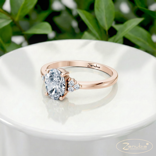 Priscilla_PodestNormalROSE_PRISCILLA_Verlobungsring_Zenubia_Rosegold_Podest