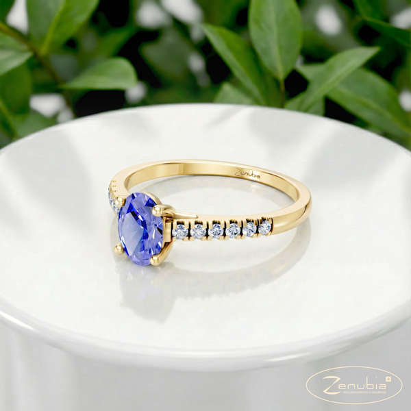 Rahel_PodestNormalGELB_RAHEL_Verlobungsring_Zenubia_Gelbgold_Podest