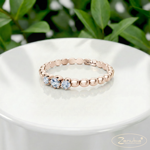 Ronja_PodestNormalROSE_RONJA_Verlobungsring_Zenubia_Rosegold_Podest