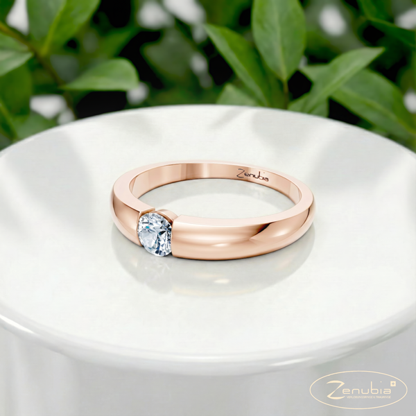 Zara_PodestNormalROSE_ZARA_Verlobungsring_Zenubia_Rosegold_Podest