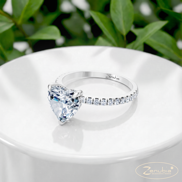 Zazou_PodestNormalPLATIN_ZAZOU_Verlobungsring_Zenubia_Platin_Podest