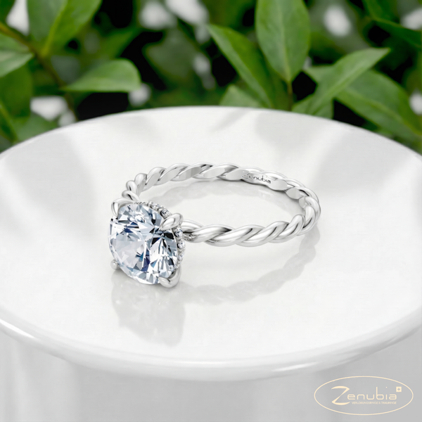 Zenu_PodestNormalWEISS_ZENU_Verlobungsring_Zenubia_Weissgold_Podest