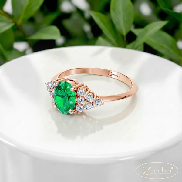 Zenubia_Schmuck_Winterthur_Verlobungsring_Elara_podium_Rosegold