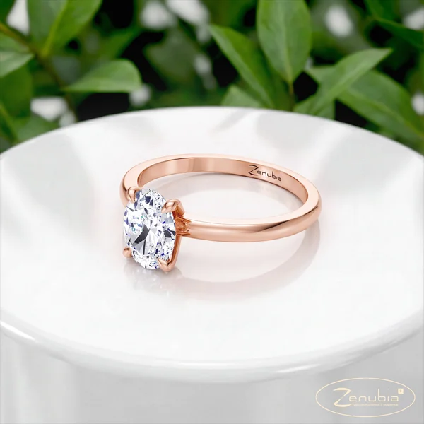 Adela-LD_podium_Zenubia_Schmuck_Winterthur_Verlobungsring_Adela_podium_0003